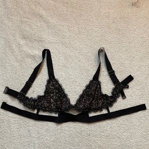 Women’s Victoria’s Secret black lace bralette